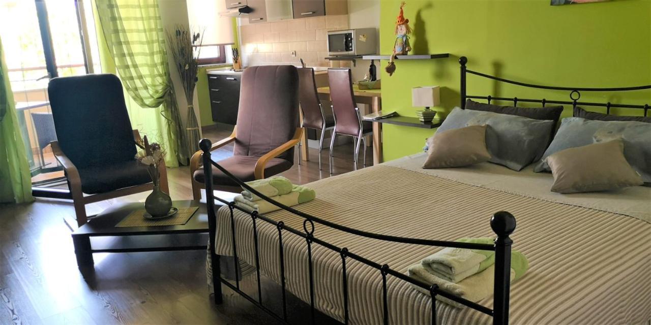 Apartments Fantazija Ровінь Екстер'єр фото