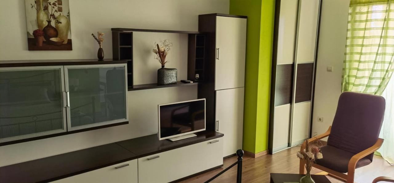 Apartments Fantazija Ровінь Екстер'єр фото