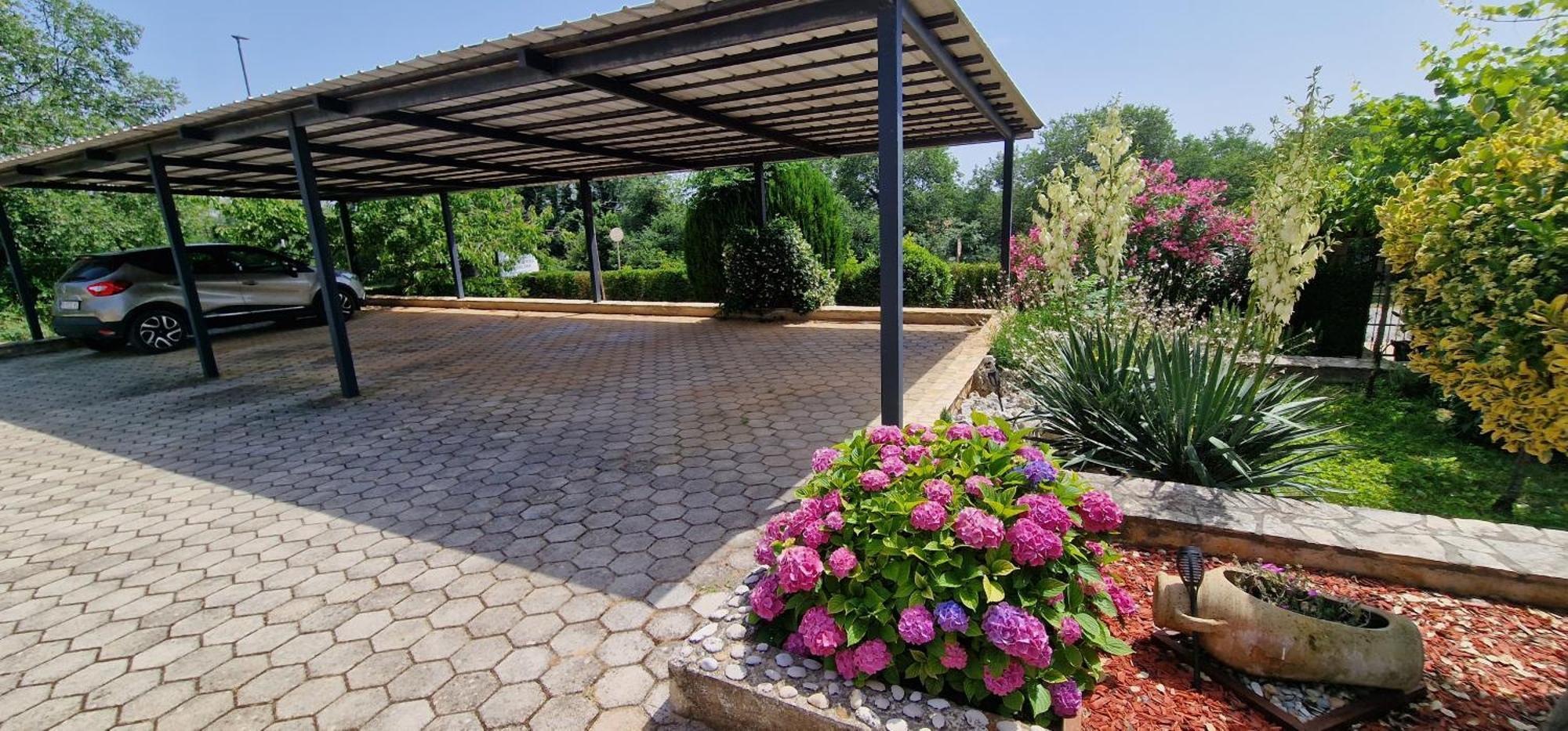 Apartments Fantazija Ровінь Екстер'єр фото